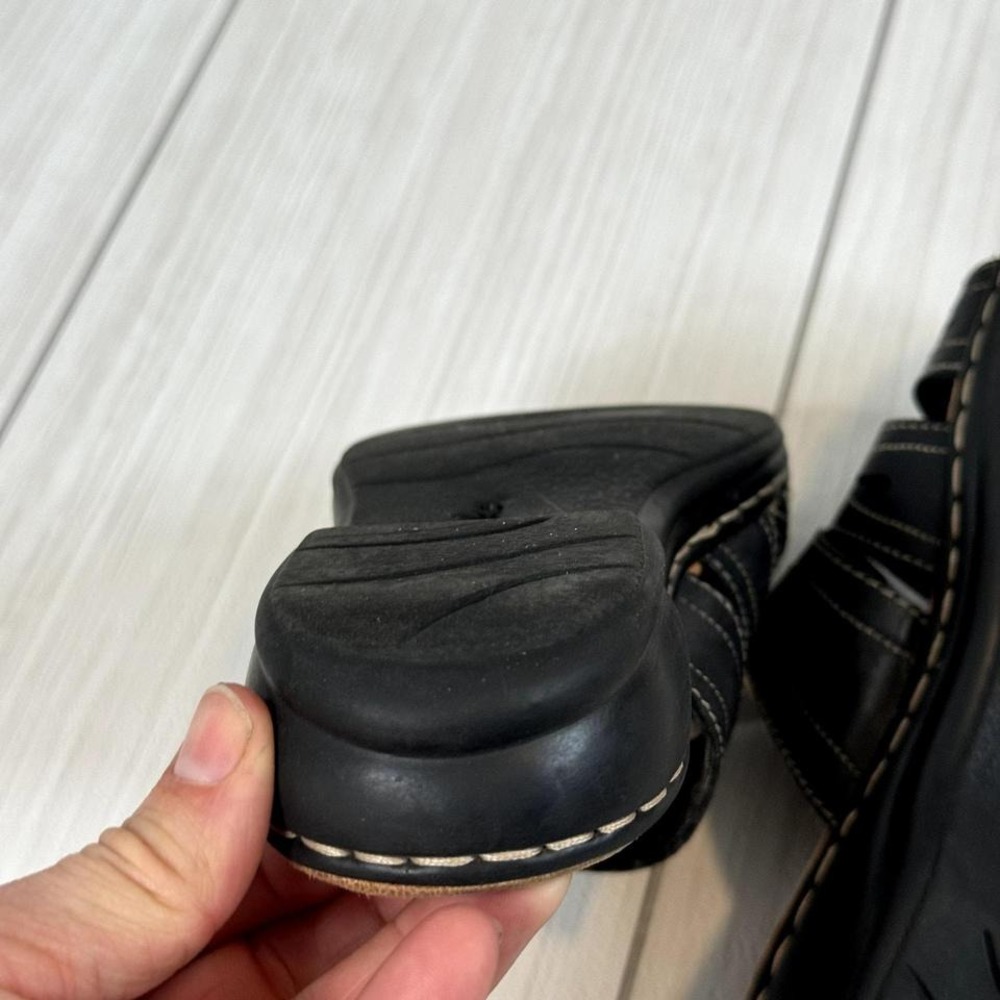 Clarks Collection Black Leather Slide Sandals Cus… - image 8